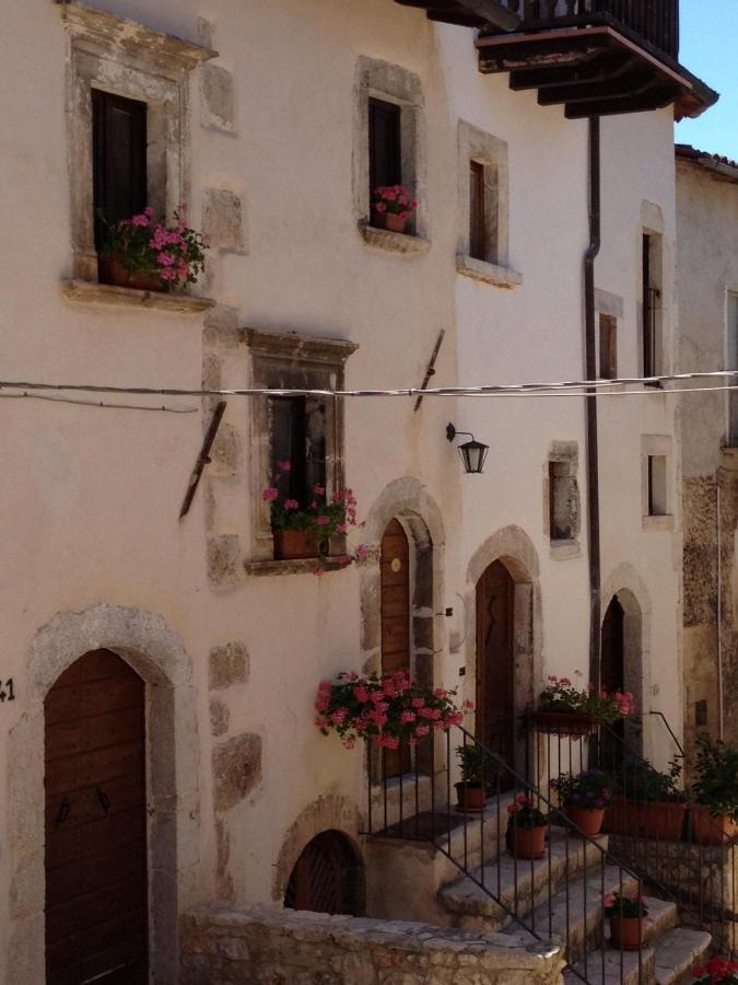 Aparthotel Il Borgo Di San Pio à Fontecchio Extérieur photo